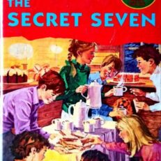 Secret Seven 4 Books in 1 Edition by Enid Blyton (Hardcover)